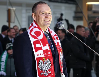 Miniatura: Nawrocki podpadł kibicom. Mocny przekaz na...