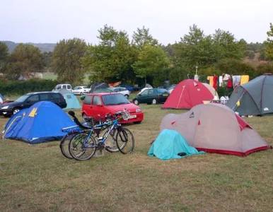 Miniatura: W Kijowie kibice będą nocować pod namiotami
