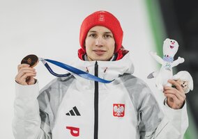 Miniatura: Oto końcowa klasyfikacja medalowa. Polska...