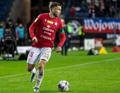 Miniatura: Piłkarz Wisły Kraków pewny walki o awans....