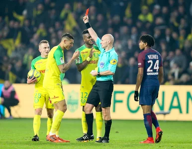 Miniatura: W meczu PSG sędzia sfaulował zawodnika, a...