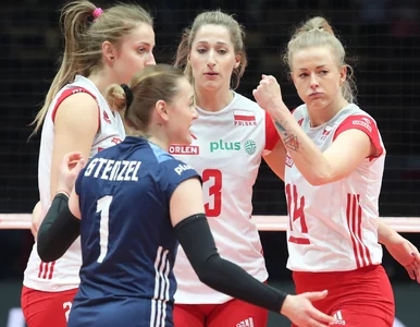 Miniatura: Polskie siatkarki po meczu z USA pną się...