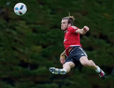 Miniatura: Futbolowe szaleństwo w pełni. Miasto...