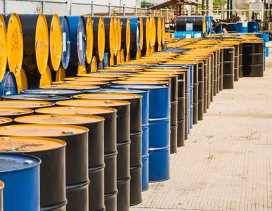 Miniatura: Chińczycy przykręcają kurek ropie. Blokada...