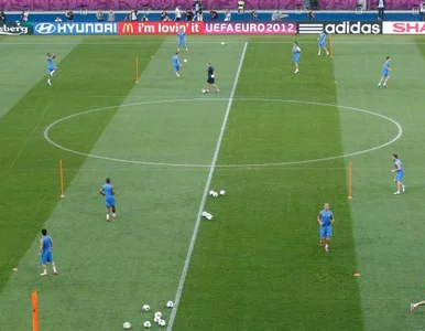 Miniatura: Minuta ciszy w Kijowie, żałobne opaski w...