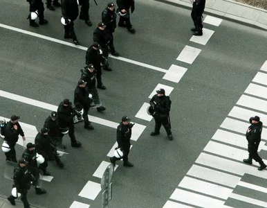 Miniatura: Podczas meczu otwarcia na trybunach...