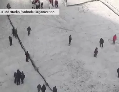 Miniatura: Tak grają w piłkę na kijowskim Majdanie...