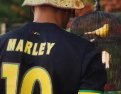 Miniatura: Ajax Amsterdam pokazał nietypowe koszulki...