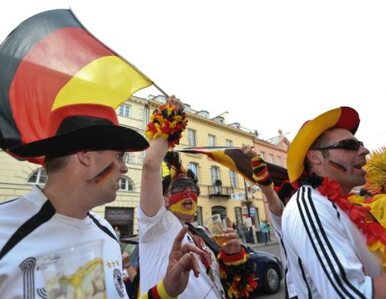 Niemieccy kibice zalewają ulice Warszawy