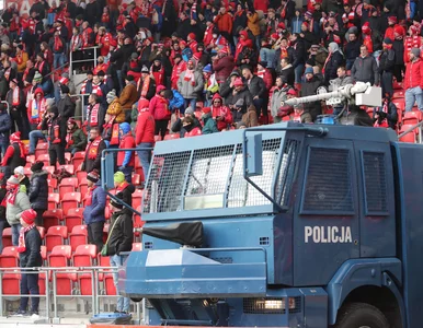 Miniatura: Skandaliczne zachowanie kiboli. Ogromne...