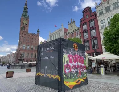 Miniatura: Barwy klubowe, dekoracje z herbami i...