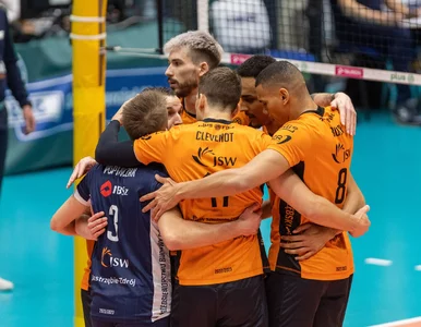 Miniatura: Jastrzębski Węgiel pewnie wchodzi w...