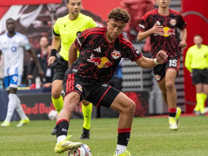 Miniatura: Nowa gwiazda kadry Polski prosto...