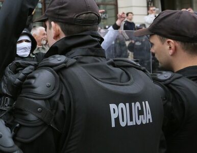 Miniatura: Policjanci na Euro dostaną... ściągi z...
