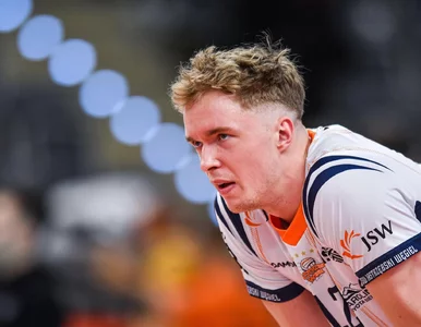 Miniatura: Gigant jest nad przepaścią. Czy to smutny...