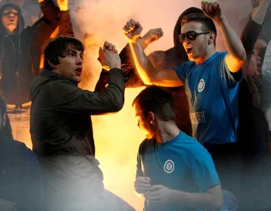 Miniatura: Kibice Zenitu spalili flagę Niemiec....