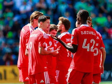 Miniatura: MLS: Lewandowski uratował remis. Odpowiedź...