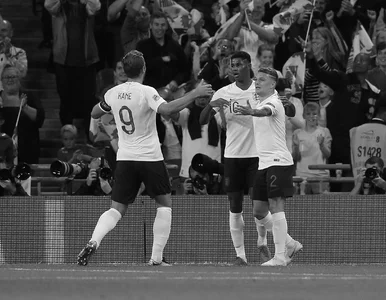 Miniatura: Początek transmisji z meczu Anglików w...