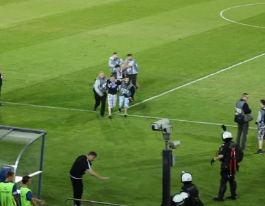 Miniatura: Skandal podczas meczu. Policja podszywała...