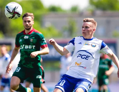 Miniatura: Mają utrzymanie w Ekstraklasie, kamienie...