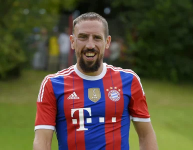 Miniatura: Platini grozi Ribery'emu. Ten nic sobie z...