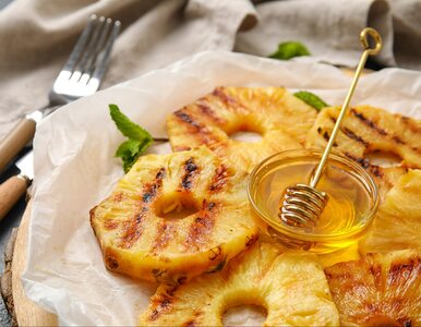 Miniatura: Grillowany ananas z miodem i szczyptą tej...