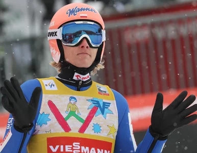 Miniatura: Dawid Kubacki ma problemy podczas skoków....