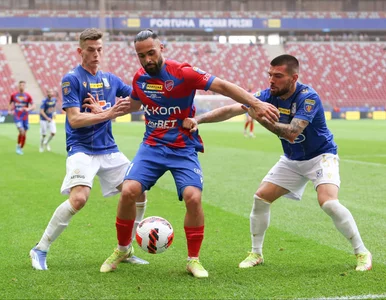 Miniatura: Gigantyczne pieniądze czekają na piłkarzy...