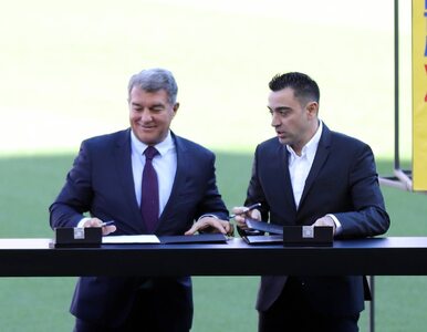 Miniatura: Xavi naciska prezesa FC Barcelony. Chodzi...