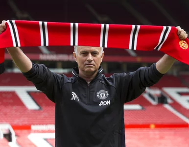 Miniatura: Mourinho nie podpisał koszulki Chelsea