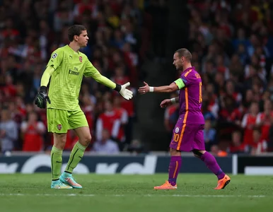 Miniatura: Szczęsny z czerwoną kartką. Ospina...