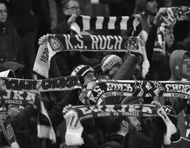 Miniatura: Tragiczna śmierć kibica. Tłum fanów zebrał...