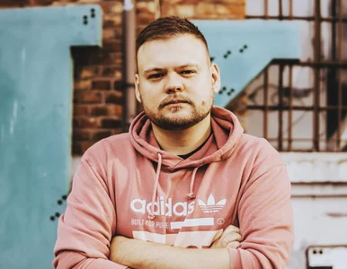 Miniatura: Znany komentator piłkarski znika z anteny....