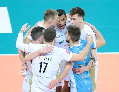 Miniatura: Odwołano kolejne mecze siatkarskiej...