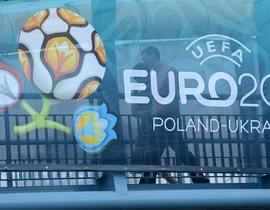 Miniatura: Posłowie PO: bądźmy razem pod flagą...