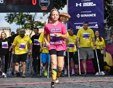 Miniatura: Straciła obie nogi przez wojnę....