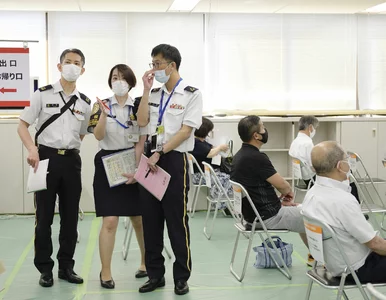 Miniatura: Japonia rozważa zaostrzenie obostrzeń,...