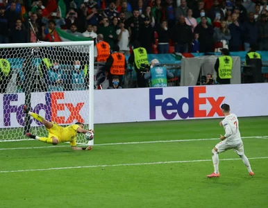 Miniatura: Nietypowe reklamy na stadionach. Skoro...