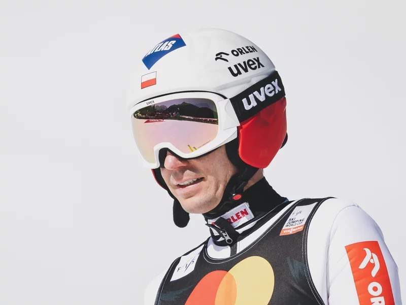 Kamil Stoch był nad przepaścią! Polak „uratowany” i pięknie pożegnany