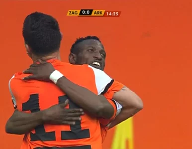 Miniatura: Puchar Polski: Zagłębie jedną nogą w...